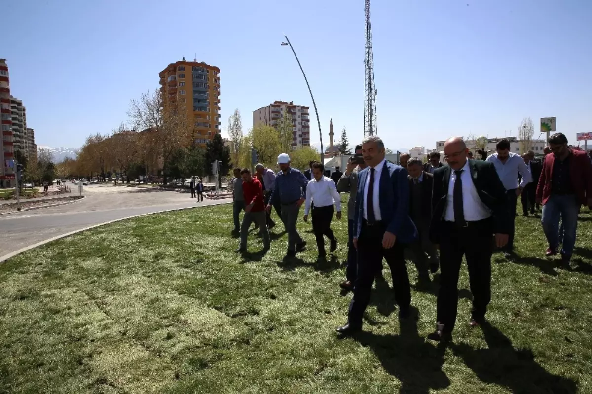 Tuna Caddesi Katlı Kavşağı Hizmete Açıldı