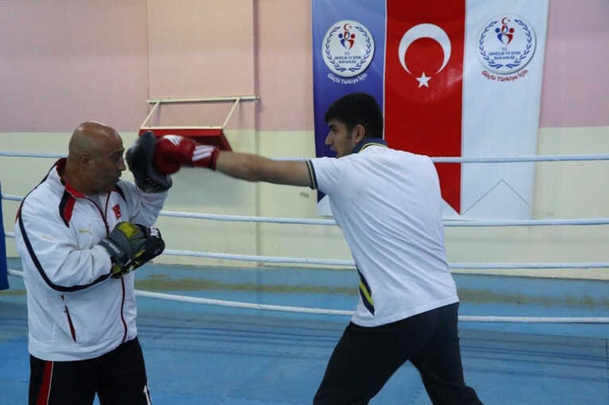 Turgut Özal Boks İhtisas Ligde İddialı
