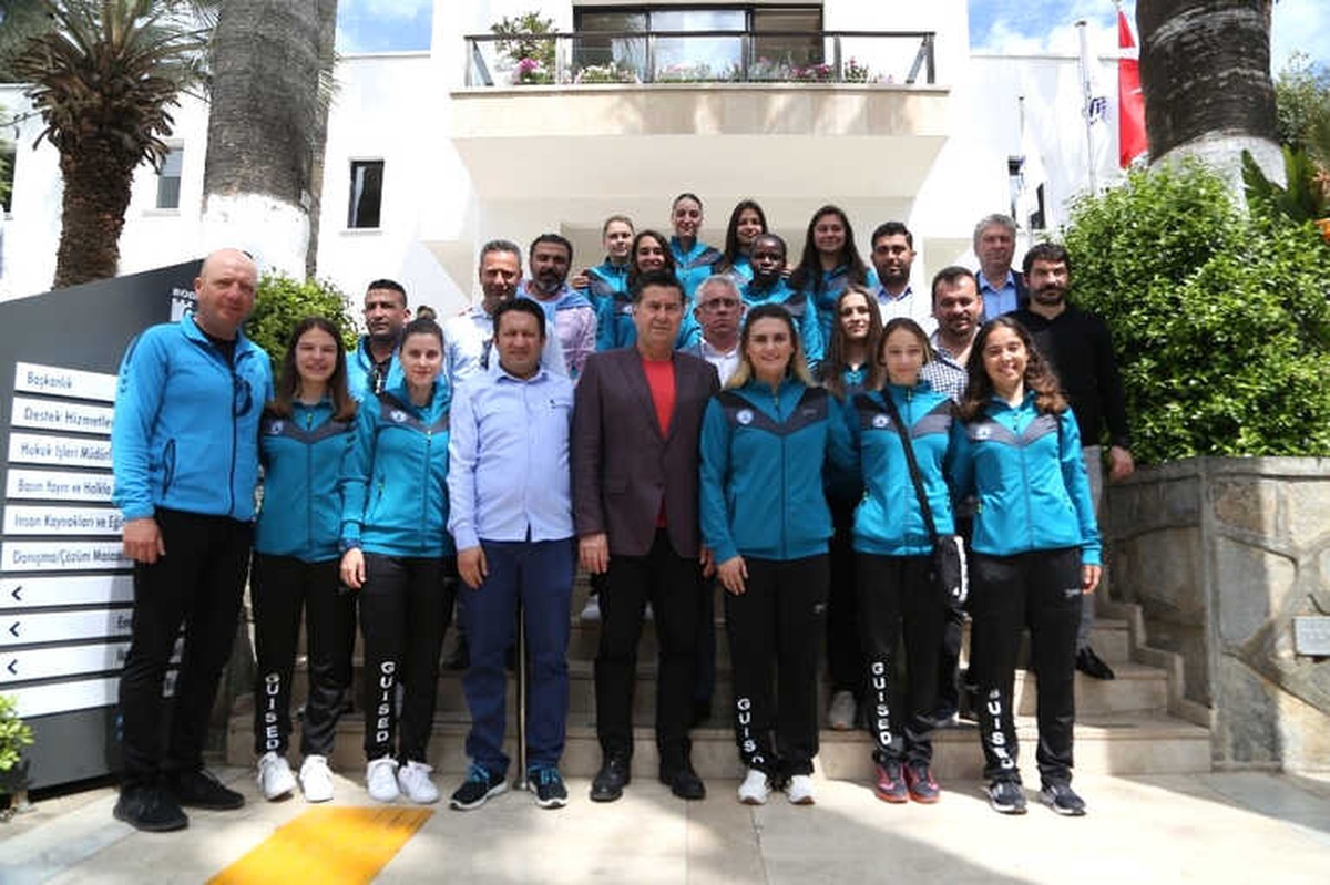 Yalıkavak Spor Bayan Hentbol Takımı Süper Lig Yolunda