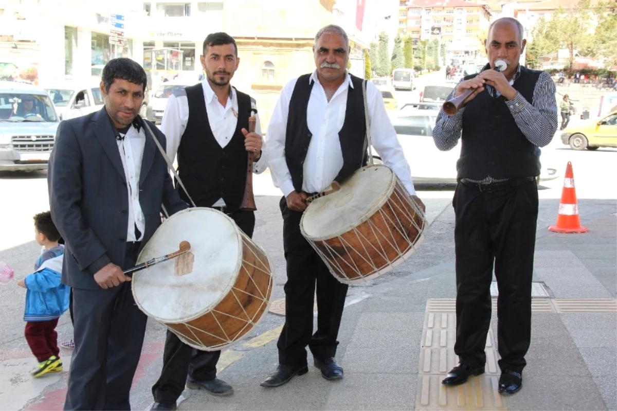 Yozgat\'ta Davul ve Zurnacılar Düğün Sezonuna Hazırlanıyor