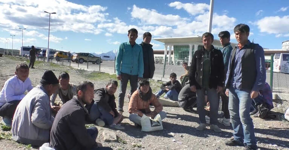 Afganistan ve Pakistanlı Göçmenler Türkiye\'ye Giriş Serüvenini Anlattı