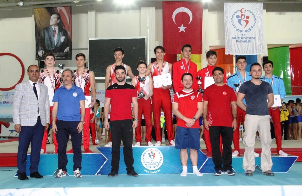 Artistik Cimnastik Türkiye Şampiyonası Mersin\'de Başladı