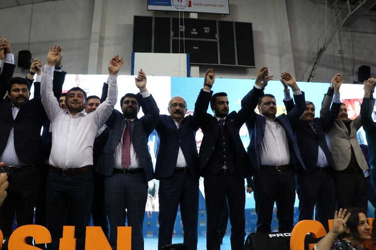 Bakan Elvan: "Türkiye Terörle Mücadele Ediyor, Kılıçdaroğlu \'Afrin\'e Girmeyin\' Diyor"