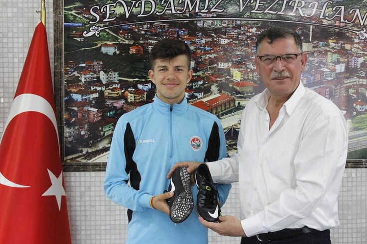 Başarılı Sporcu İzmir\'e Uğurlandı