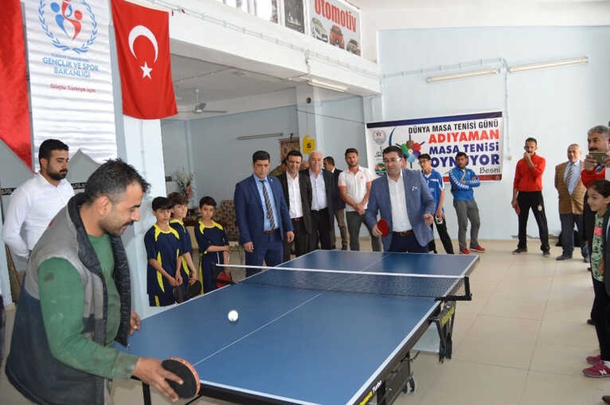 Besni Küçük Sanayi Sitesi Esnafının Masa Tenisi Heyecanı