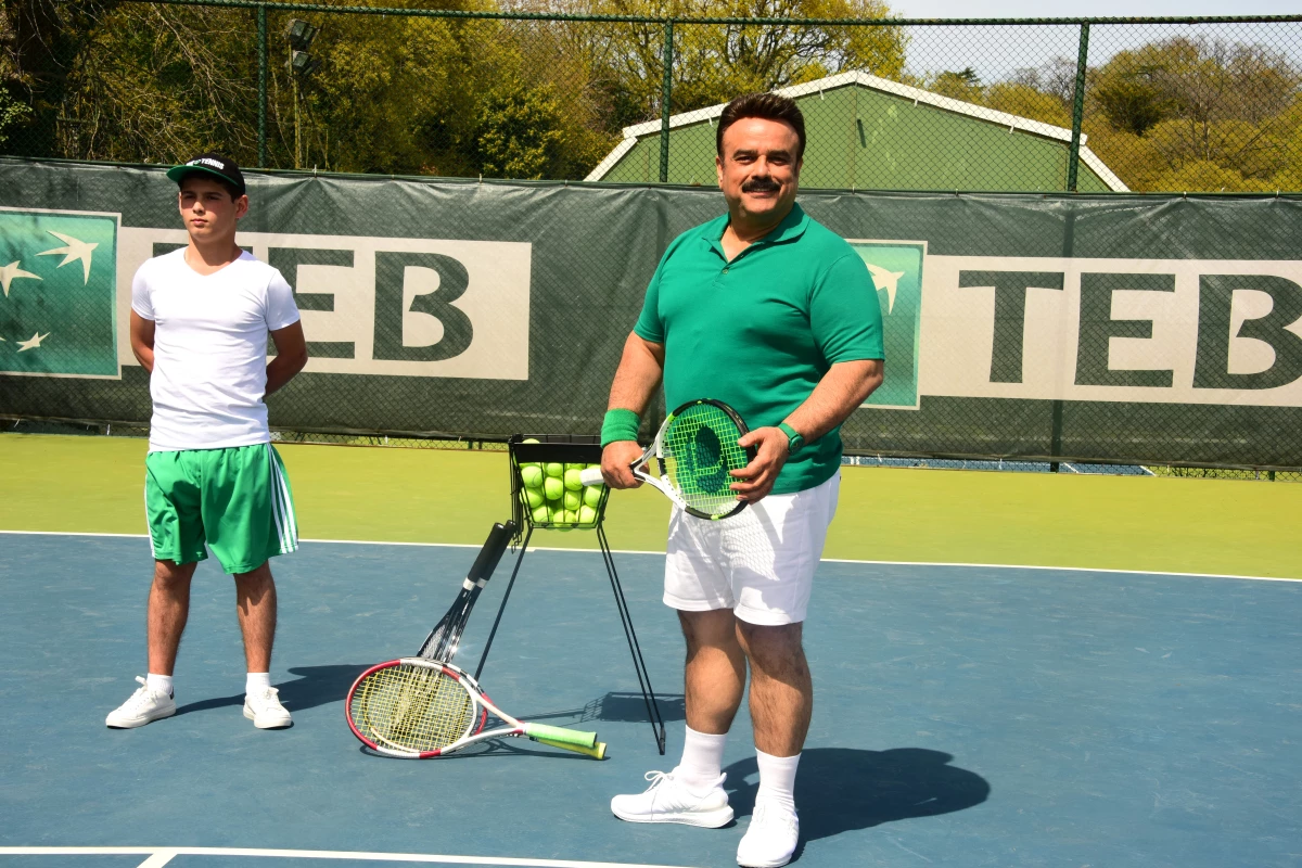 Bülent Serttaş\'tan Tenis Dersi