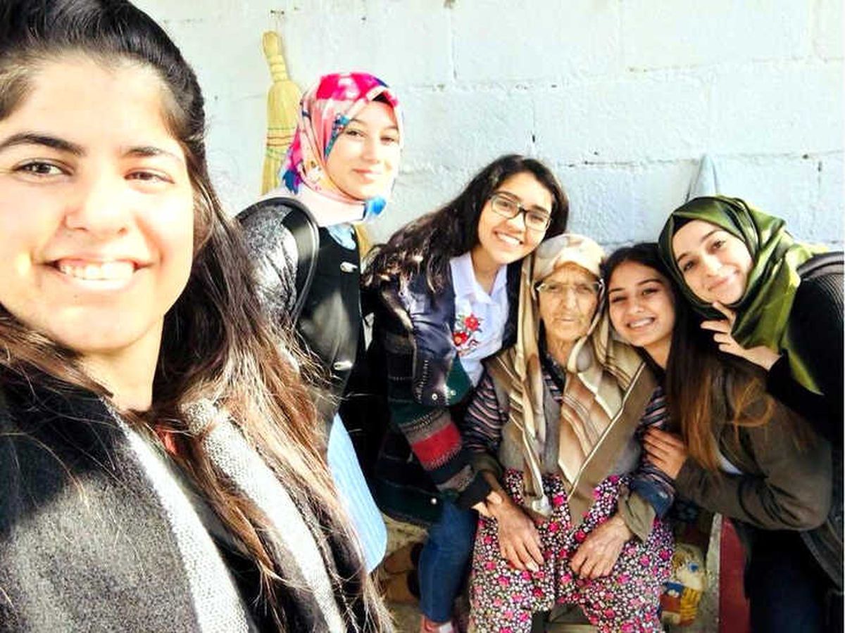 Düşle, Gerçek Olsun\' Projesiyle Yaşlıların Kalplerine Dokunuyorlar