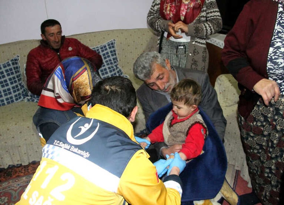 Ekipler Kayıp Çocuk İçin Seferber Oldu, 12 Saat Sonra Uyur Halde Bulundu