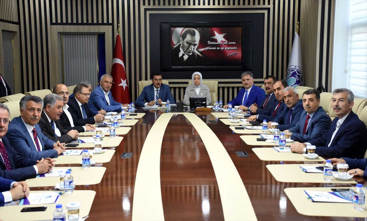 Genel Başkan Yardımcısı Bölücülerle Konuşmak Üzere Cezaevine Gidiyor"