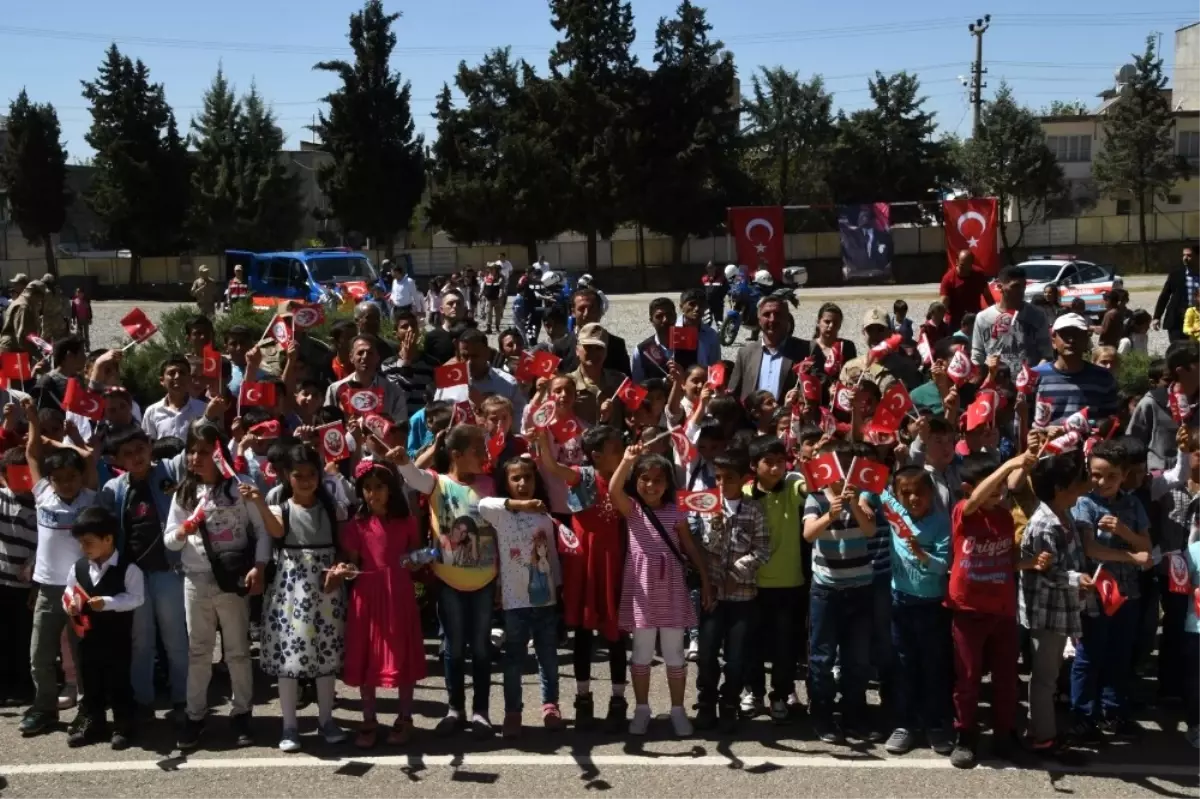 Jandarma Sayesinde 378 Öğrenci Şehri İlk Kez Gördü