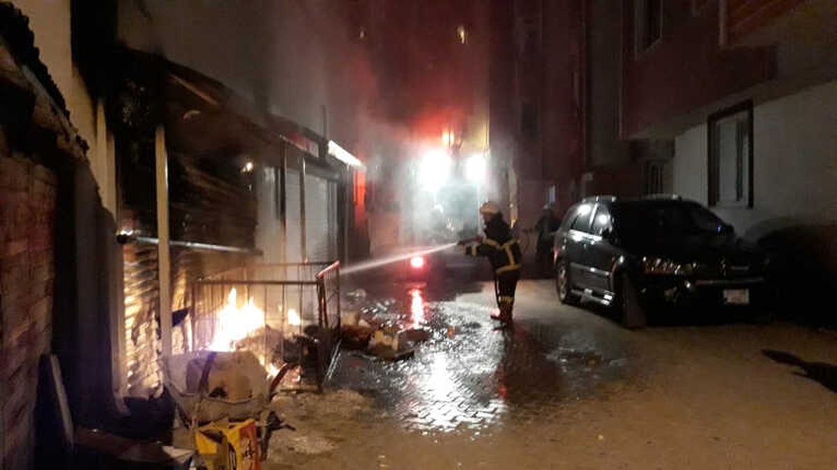 Karton Yangını Büyümeden Söndürüldü
