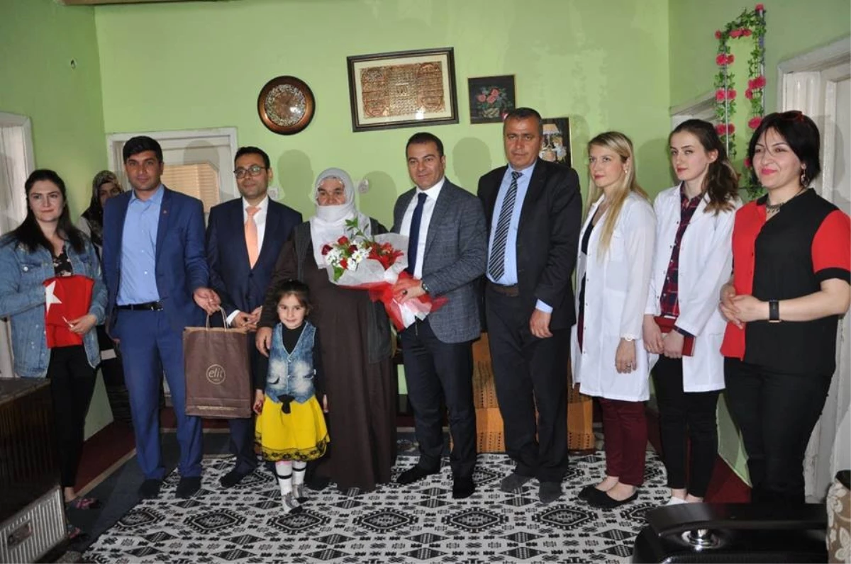 Kaymakam Yaşar\'dan Şehit Ailesine Ziyaret