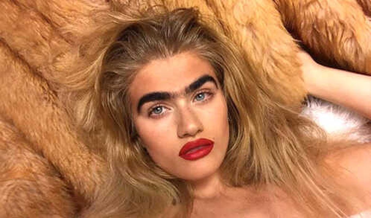 Kıbrıslı Genç Fotomodel Hadjipanteli Kaşları Nedeniyle Ölüm Tehdidi Alıyor