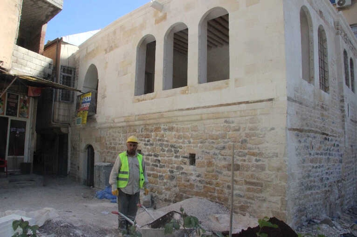 Kilis Belediyesine Ait Tarihi Evler Restore Ediliyor