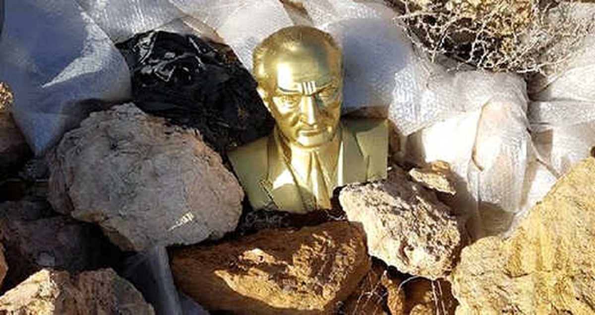 Büyük Saygısızlık! Boş Araziye Atılmış Atatürk Büstü Bulundu