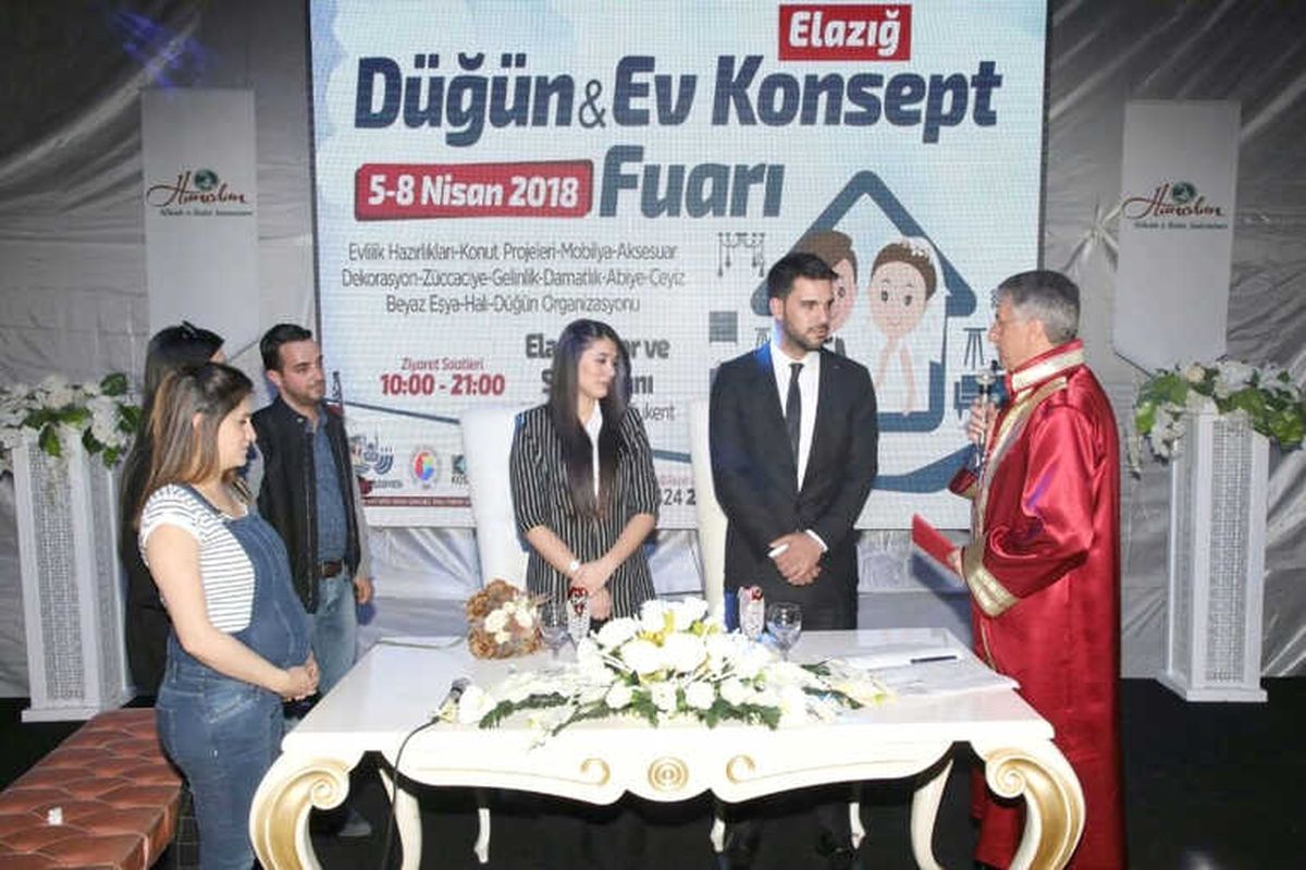 Nikahlarını Düğün ve Ev Konsept Fuarın\'da Kıydılar