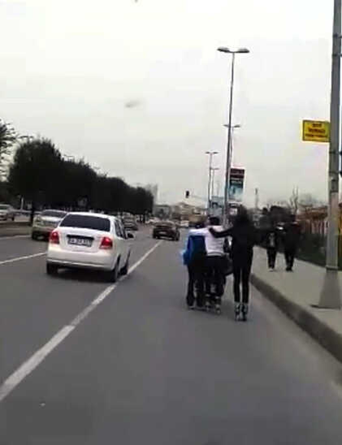 Ölümüne Yolculuk Eden Patenli Gençlerin Uyarıya Akıl Almaz Cevabı: "Ben Profesyonelim"