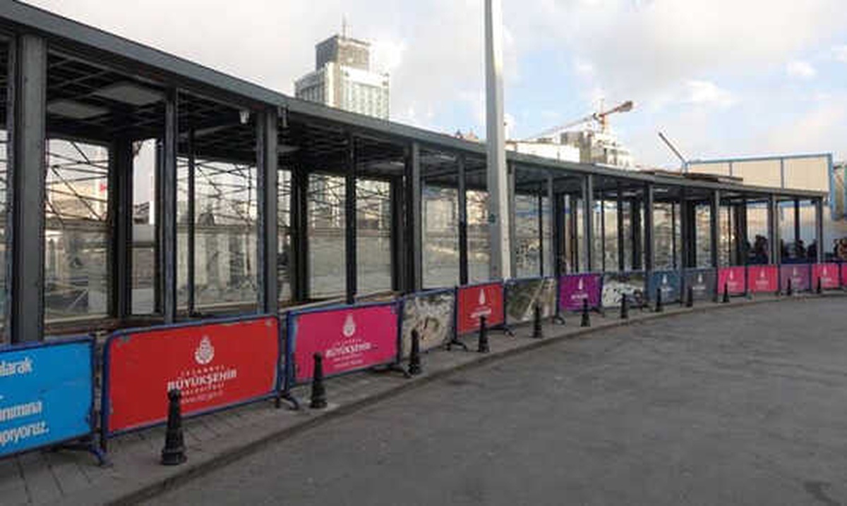 Taksim Çiçekçilerinin Dükkanları Yeni Yerinde