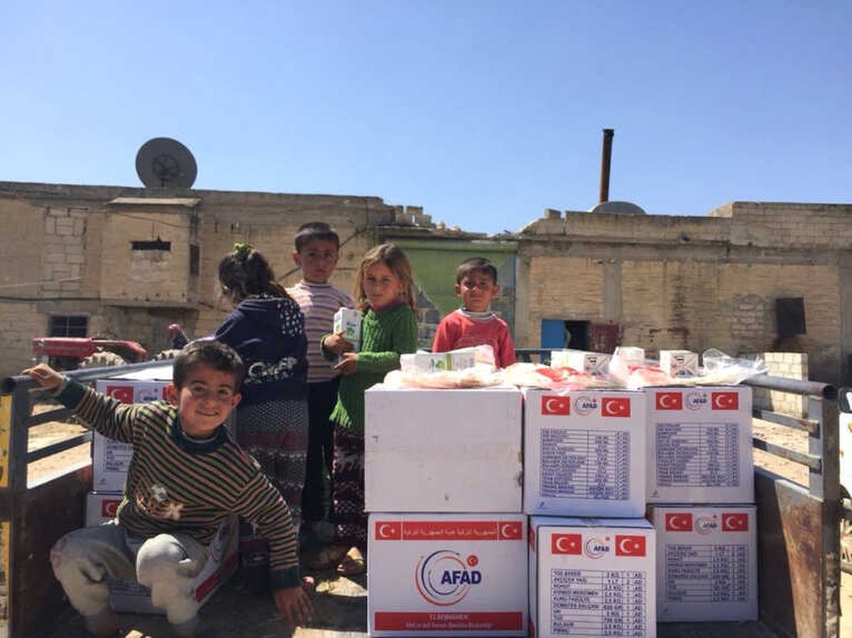 TSK\'dan Afrin Halkına Gıda ve Temizlik Malzemesi Yardımı