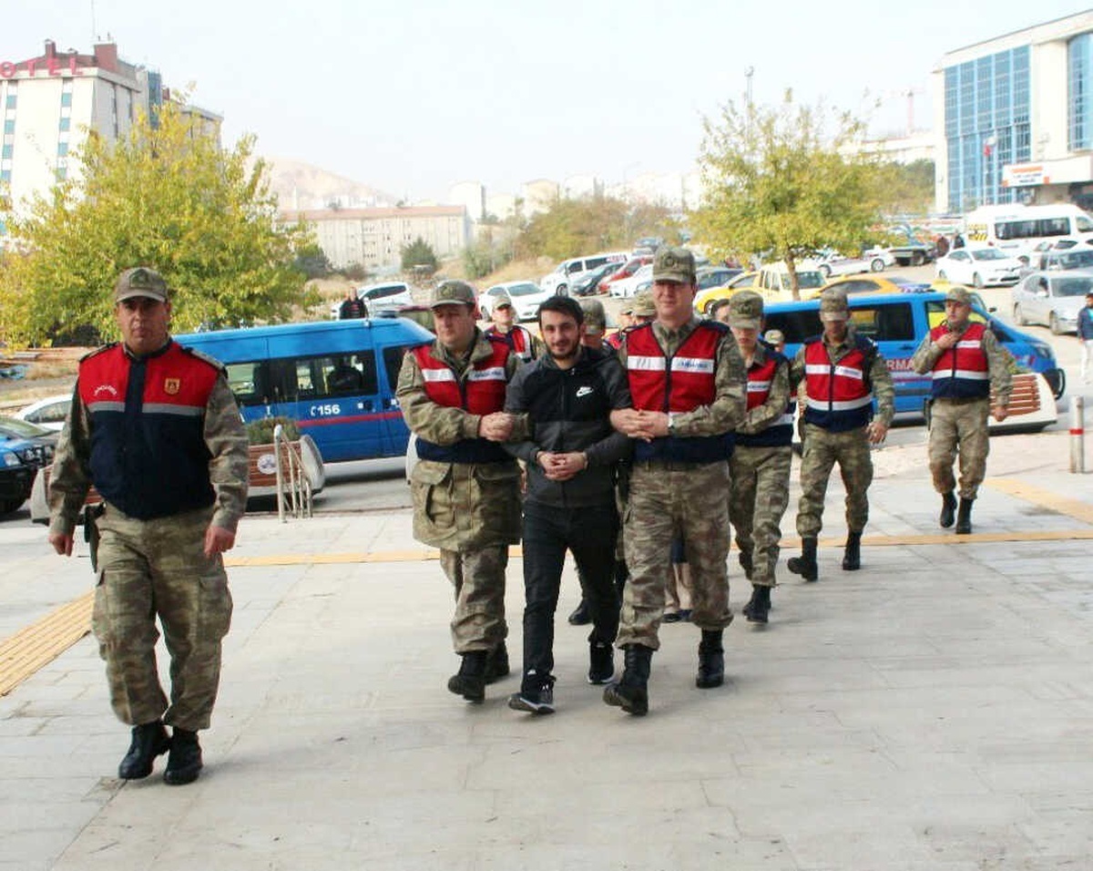 Türkiye\'yi İşgal Ettirme Hayali Kuran Fetö\'cü Sanıklara 63 Yıl Hapis