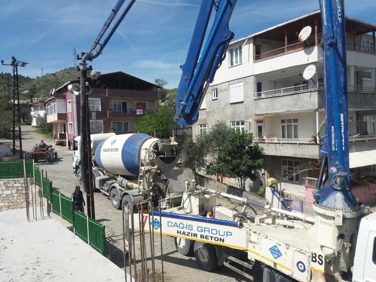 Vezirhan\'da Meydan ve Park İnşaatı Devam Ediyor