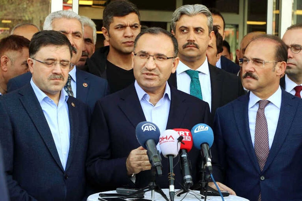 Başbakan Yardımcısı Bozdağ: "Türkiye\'de Bulunan Yunanistanlı Askerler Takas Konusu Değildir"
