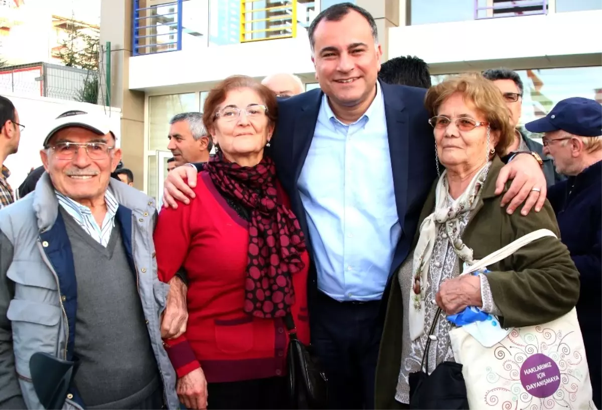 Başkan Taşdelen, 100. Yıl Mahallesi Sakinleriyle Buluştu