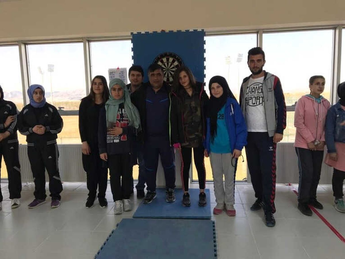 Bir Okul İki Şampiyonluk