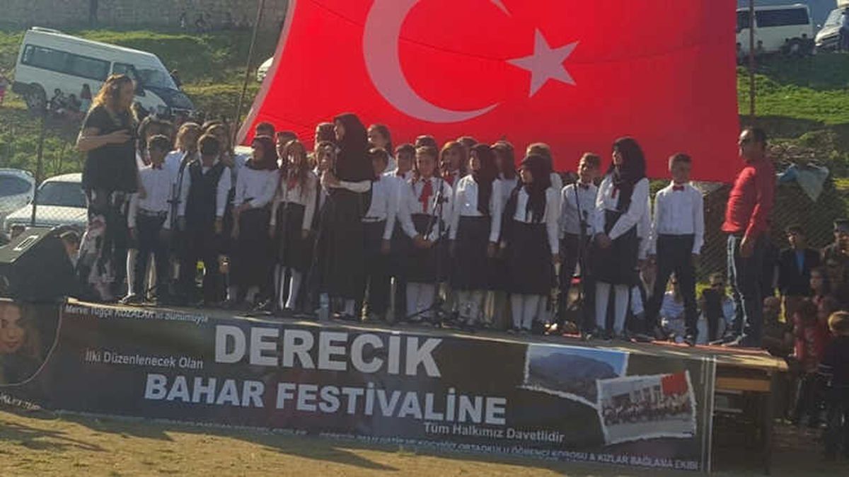 Derecik\'te Bahar Şenliği