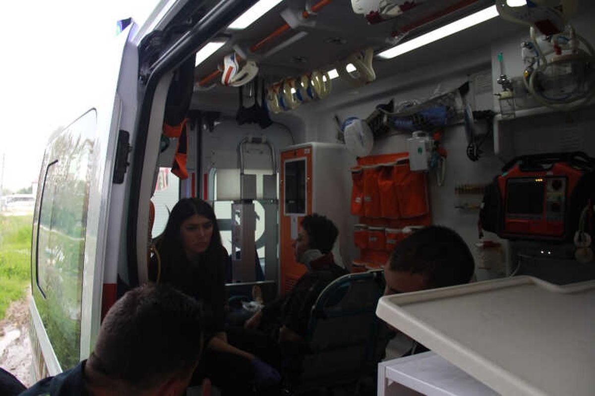 Dereye Uçan Otomobildeki Anne ve Oğlu Yaralandı