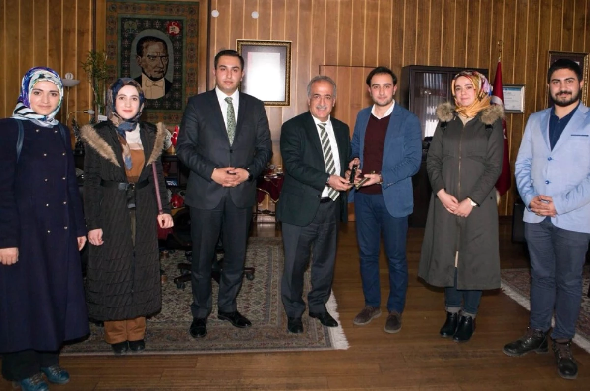 Erzurum Kent Konseyi Gençlik Meclisi\'nden Rektör Çomaklı\'ya Ziyaret
