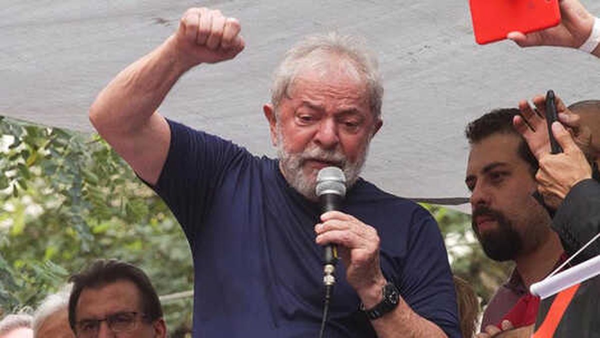 Eski Brezilya Devlet Başkanı Lula Teslim Oldu
