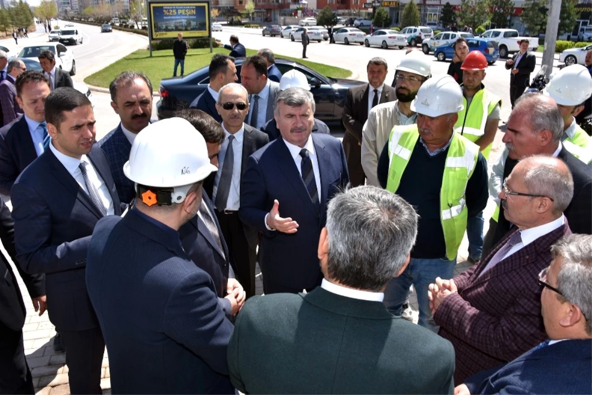 Konya\'da Kesintisiz Trafik Akışı İçin 5 Yeni Köprülü Kavşak ve Yaya Üst Geçidi Yapılıyor