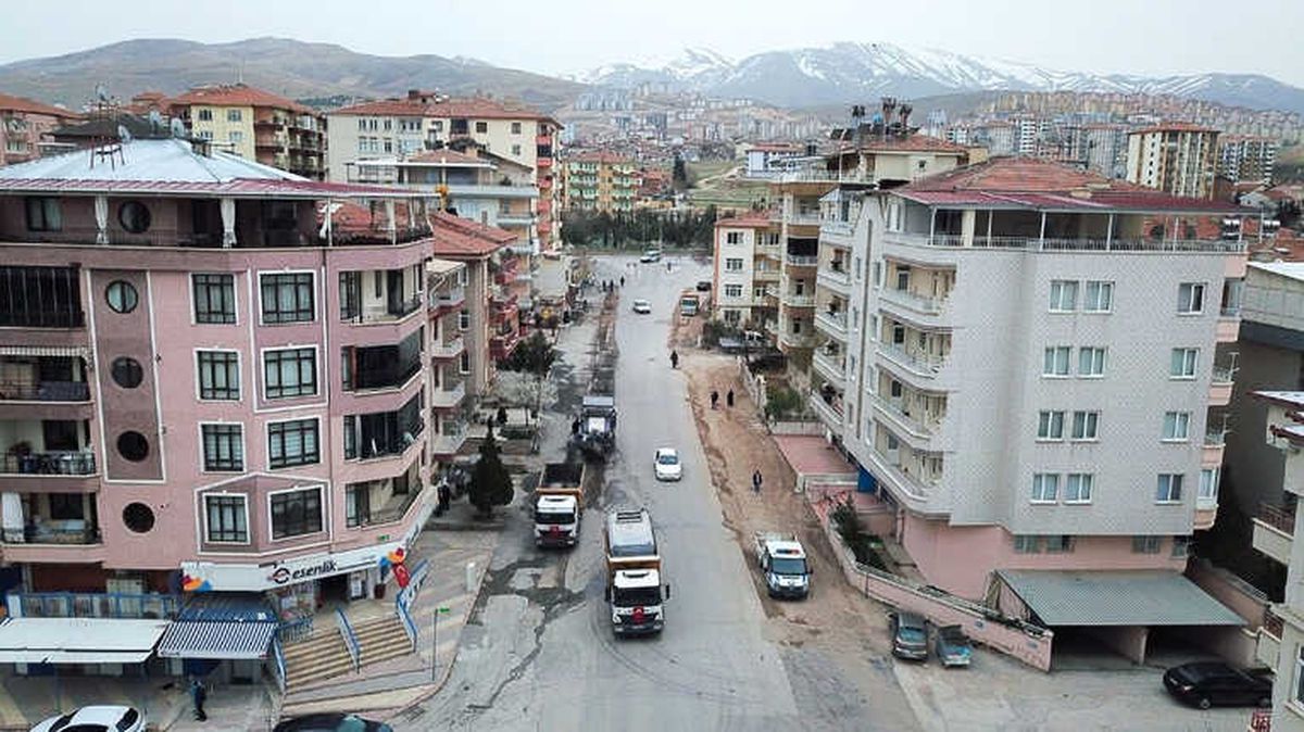 Mevlüt Aslanoğlu Caddesi Yenileniyor