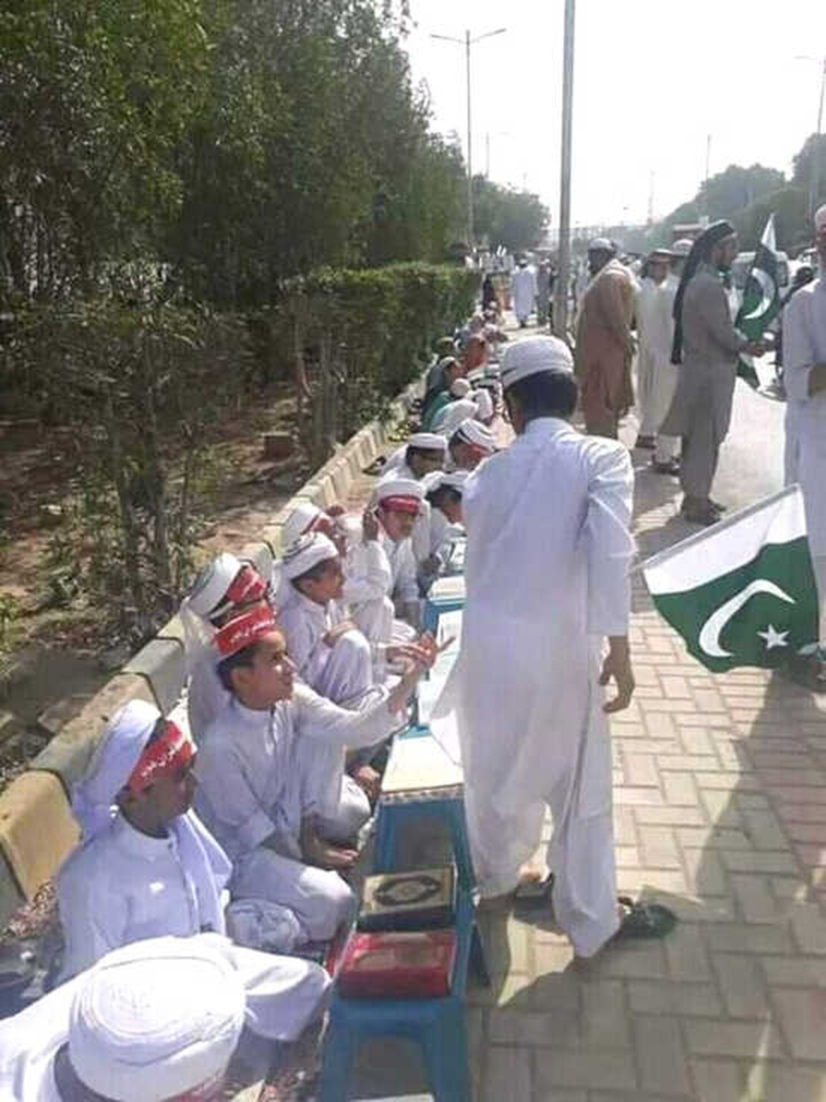 Pakistanlı Öğrencilerden Afganistan\'da Hafızlık Törenine Saldırıya Protesto