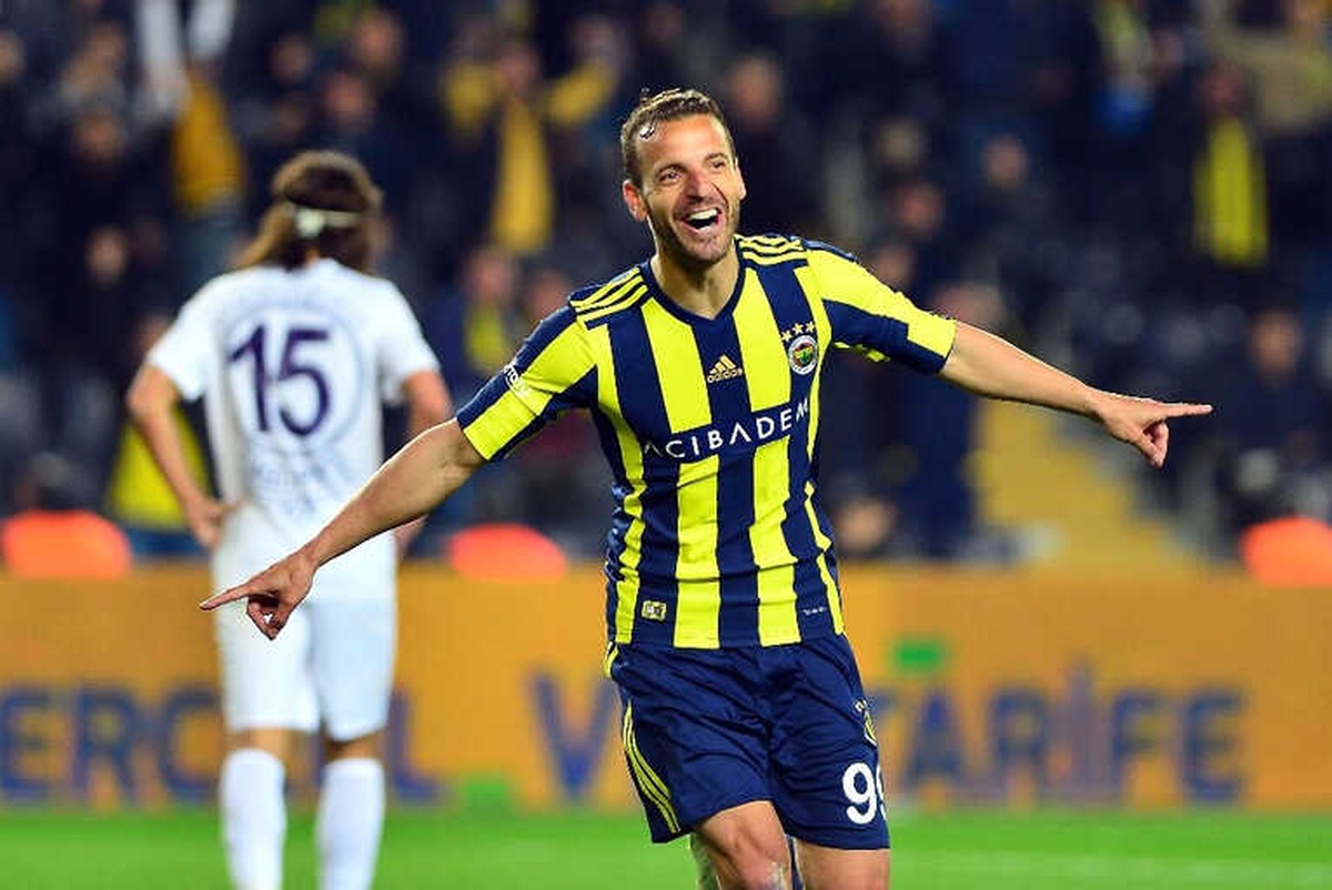Soldado, Fenerbahçe\'yi Sırtlıyor