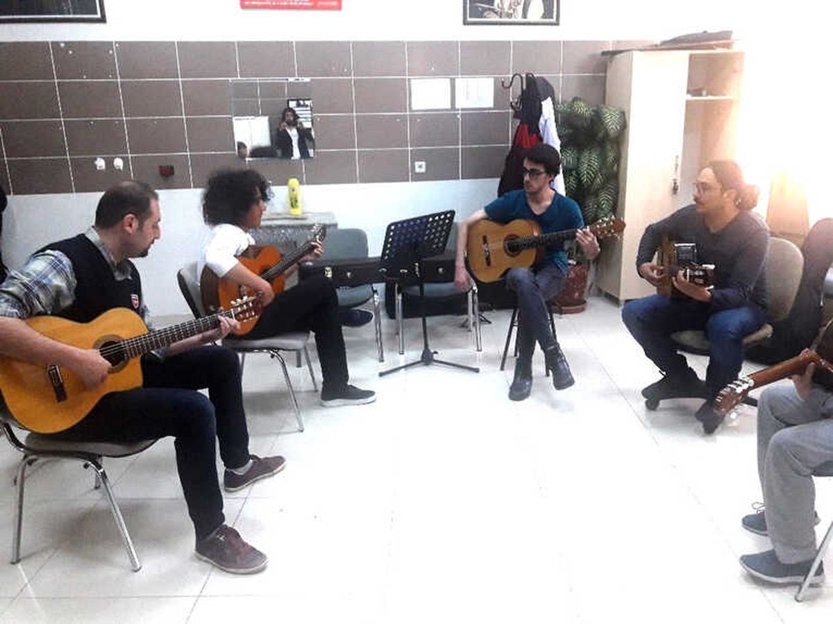 Suriyeli Shala, Gitar Özlemini Mabesem\'de Gideriyor
