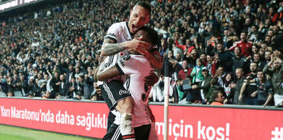 Taraftarlar Vodafone Park\'ta Gole Doyuyor