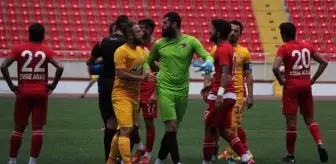 8-0 Biten Maçta Mersin İdmanyurdu Kalecisi, Sahayı Terk Etti