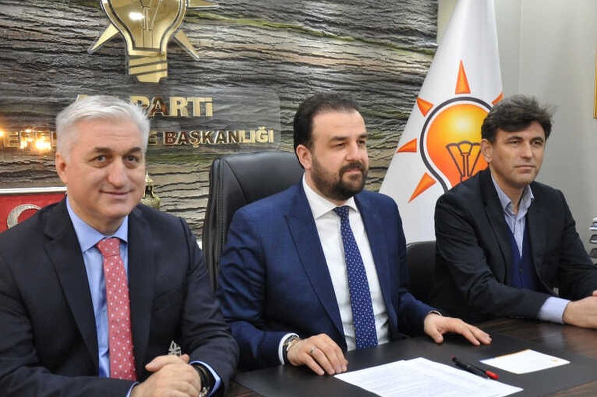 AK Parti Tepebaşı İlçe Başkanı Kaynarca\'dan Borçlanma Tepkisi