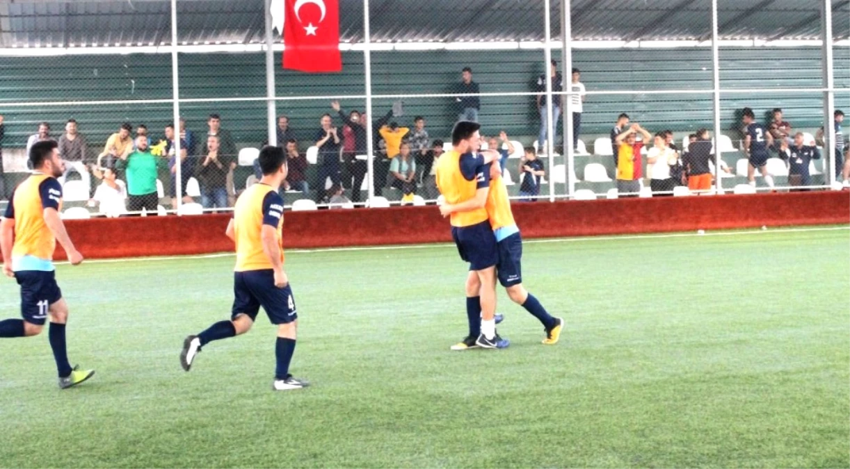 Aosb Futbol Turnuvası\'nda Çeyrek Final Maçları Oynandı