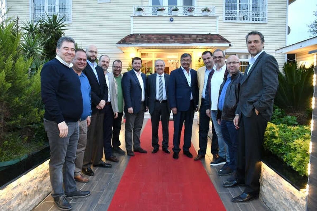 Başkan Adayı Eğinlioğlu, Edremit\'te İş Adamları ile Buluştu