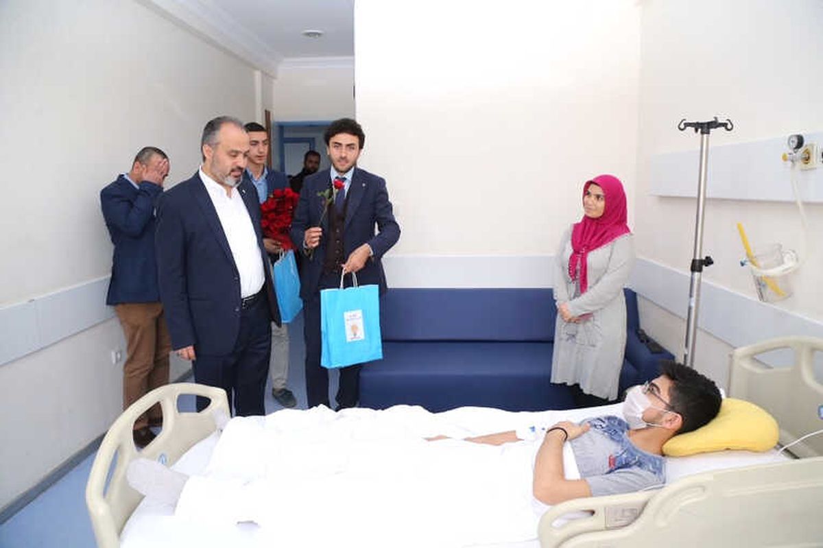 Başkan Aktaş\'tan Kanser Hastalarını Ziyaret Etti