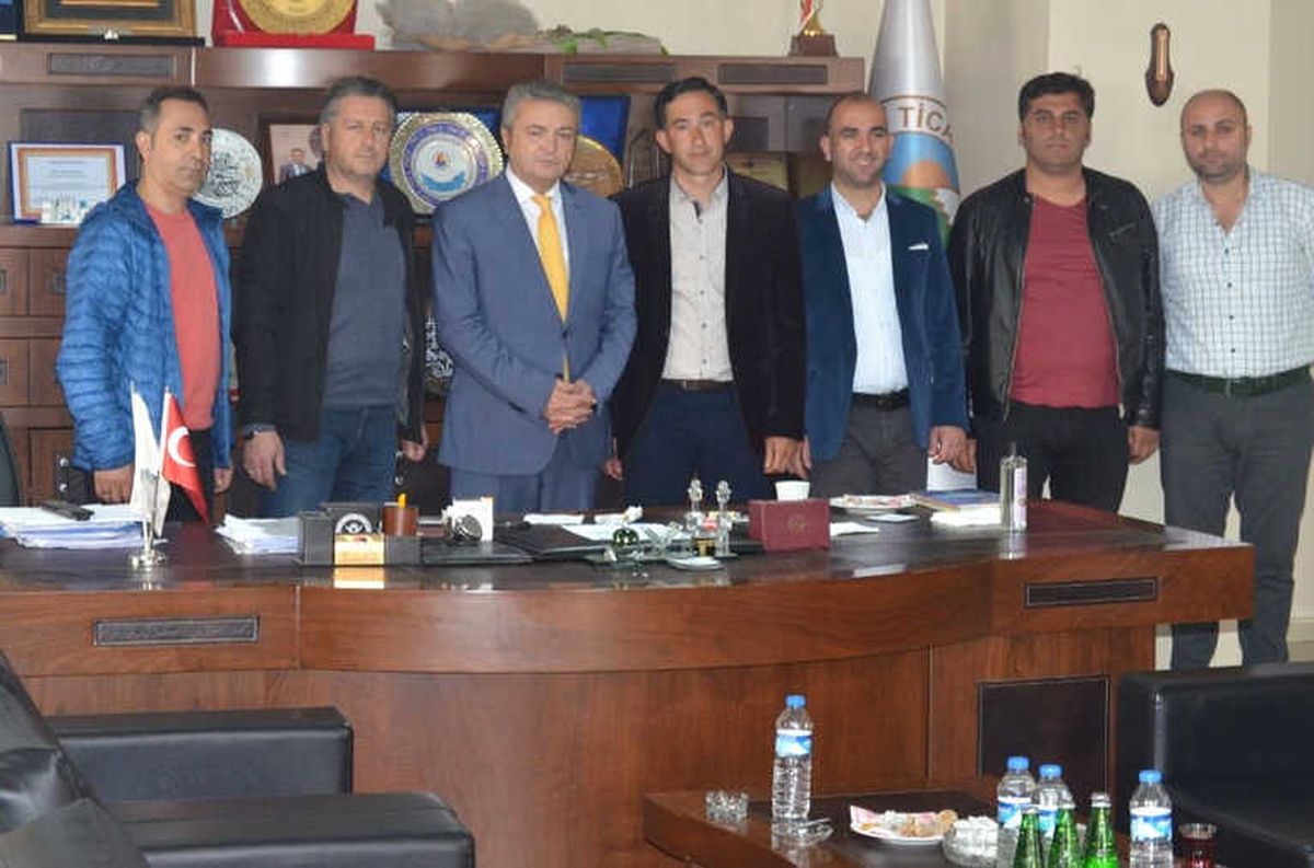 Başkan Taş\'a Tebrik Ziyareti