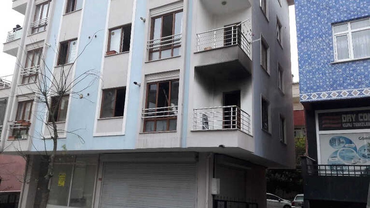 Çekmeköy\'de Evde Çıkan Yangın Maddi Hasara Neden Oldu