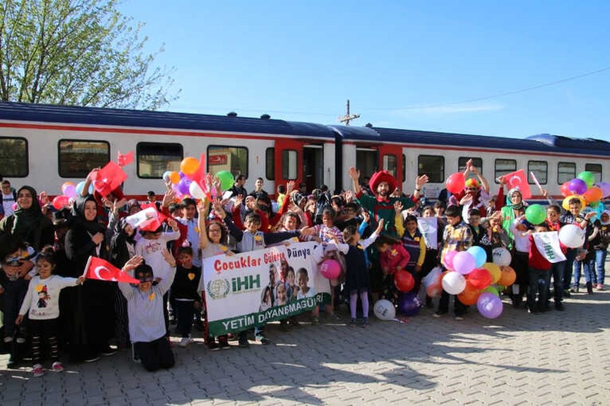 Elazığ\'da \'Bilinçli Gençler Umutlu Yarınlar\' Projesi