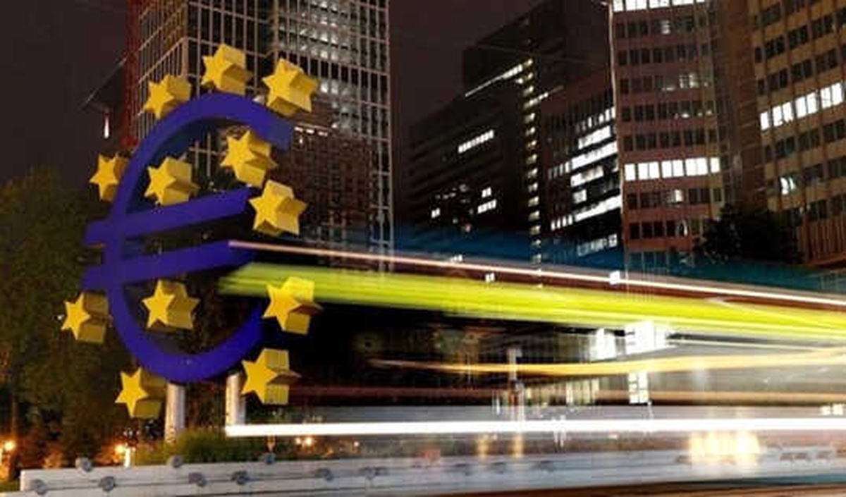 Euro Bölgesi\'nde Yatırımcı Güveni 3 Aydır Düşüyor