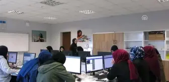 İmam Hatip Öğrencileri Robotik Kodlama ile 'Geleceği' Tasarlıyor