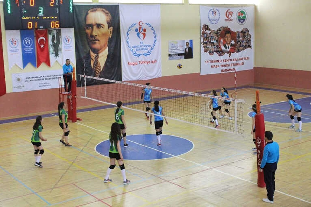 Karaman\'da Kulüplerarası Voleybol Müsabakaları Sona Erdi