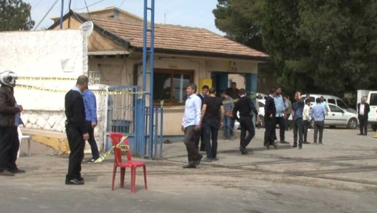 Kasaplar Birbirini Silahla Yaraladı